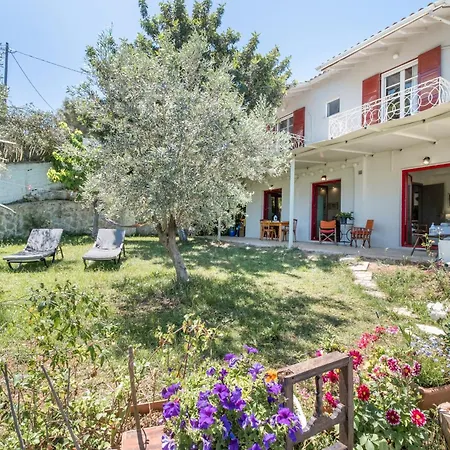 Cozy 2-bdrm-house With Garden Feriehus