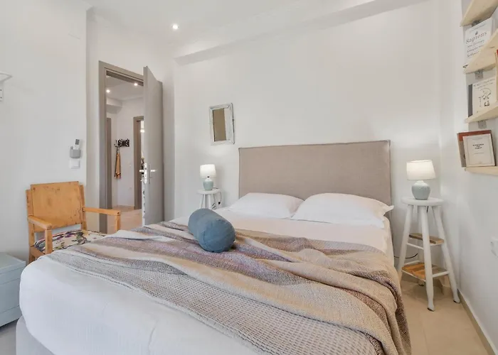 Cozy 2-bdrm-house With Garden בית נופש *