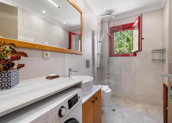 Cozy 2-bdrm-house With Garden *