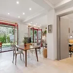 Cozy 2-bdrm-house With Garden Holiday home *
