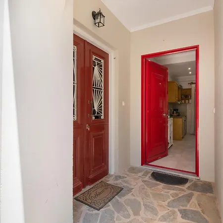 Case de vacanță Cozy 2-bdrm-house With Garden *