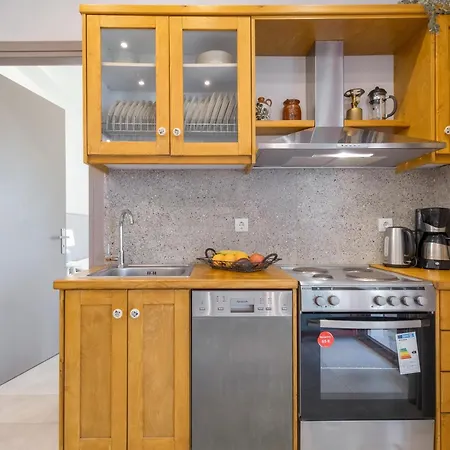 Cozy 2-bdrm-house With Garden Prázdninový dům