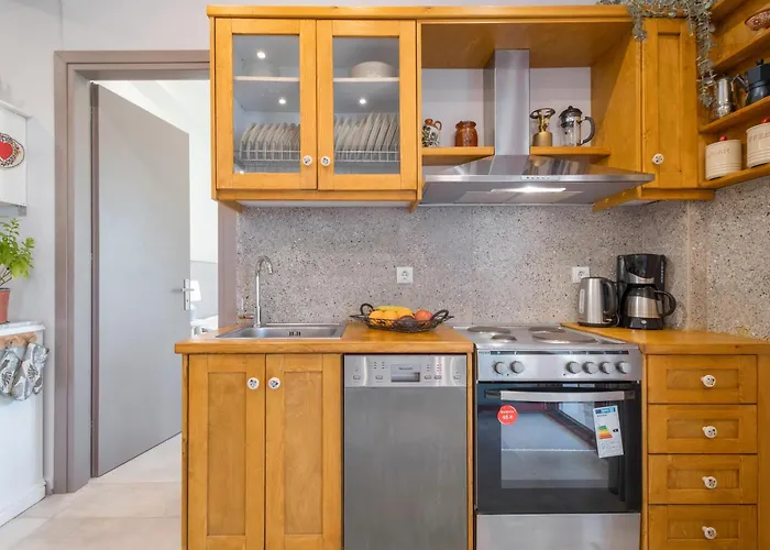 Σπίτι διακοπών Cozy 2-bdrm-house With Garden