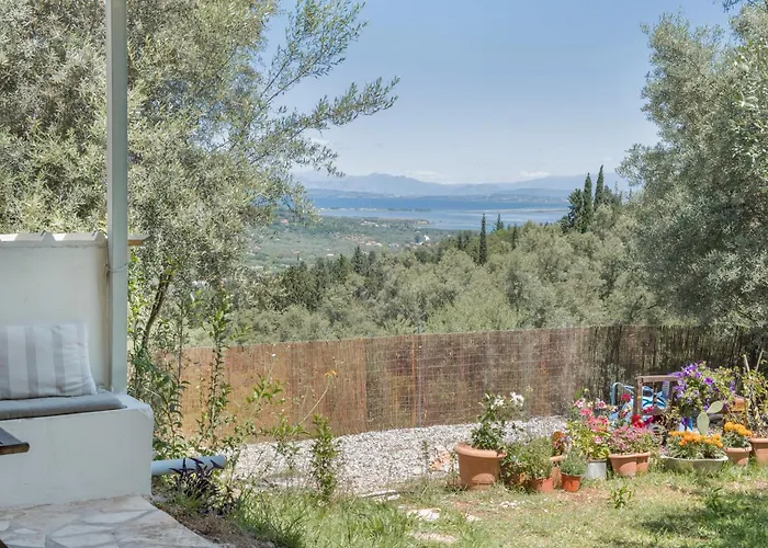 Cozy 2-bdrm-house With Garden