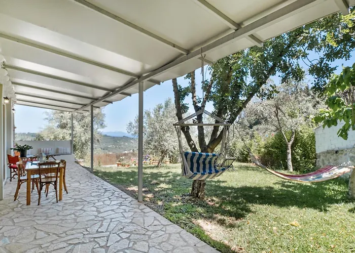 Σπίτι διακοπών Cozy 2-bdrm-house With Garden *