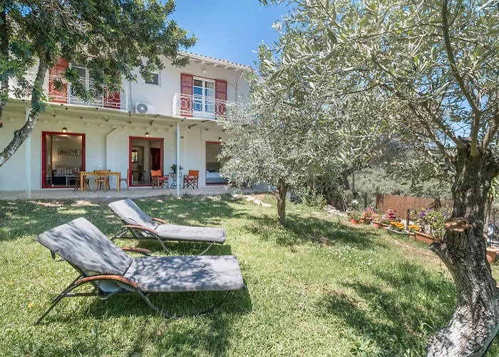 Cozy 2-bdrm-house With Garden Σπίτι διακοπών